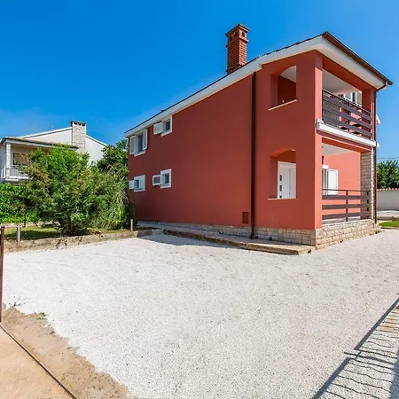 Polion Valbandon Holiday home *